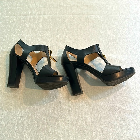 Moda Spana Women’s Chunky Heeled Shoes w/ Golden Zipper Size 7.5 Like brand new - Picture 2 of 14